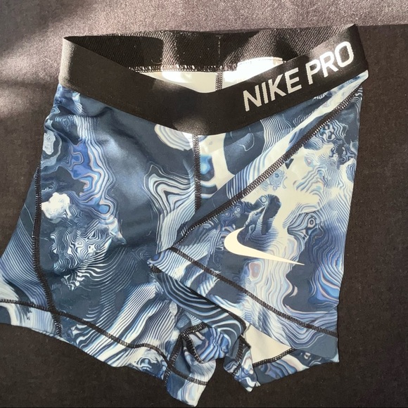 Nike pro shorts - Picture 2 of 4